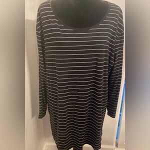 Women’s Long Sleeve Top (Size 2XL)